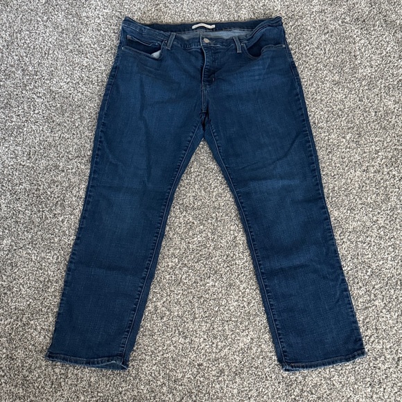 Levi's Denim - Levi’s Women’s 314 Shaping Straight Jeans. Size 34